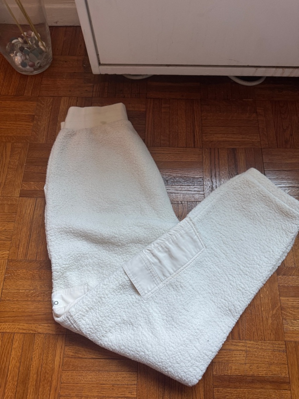 ALO Yoga Cozy White Sherpa Jogger Pants